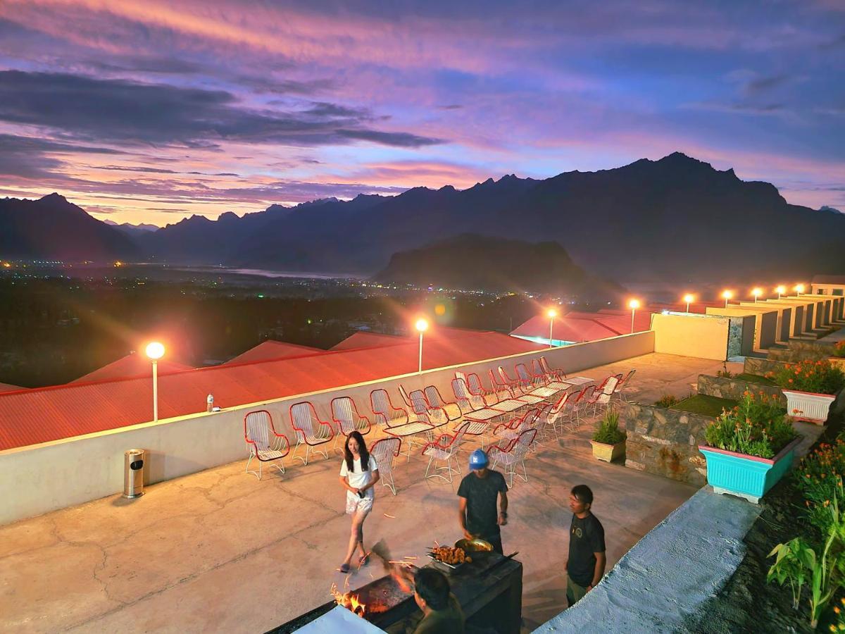 Hotel Mountain Lodge Скарду Екстер'єр фото