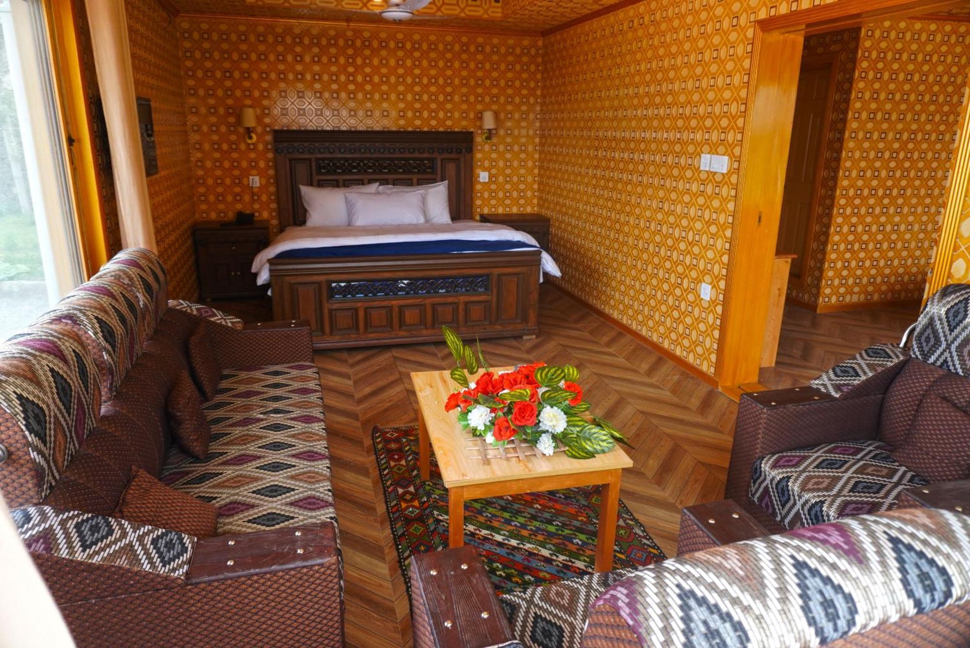 Hotel Mountain Lodge Скарду Екстер'єр фото